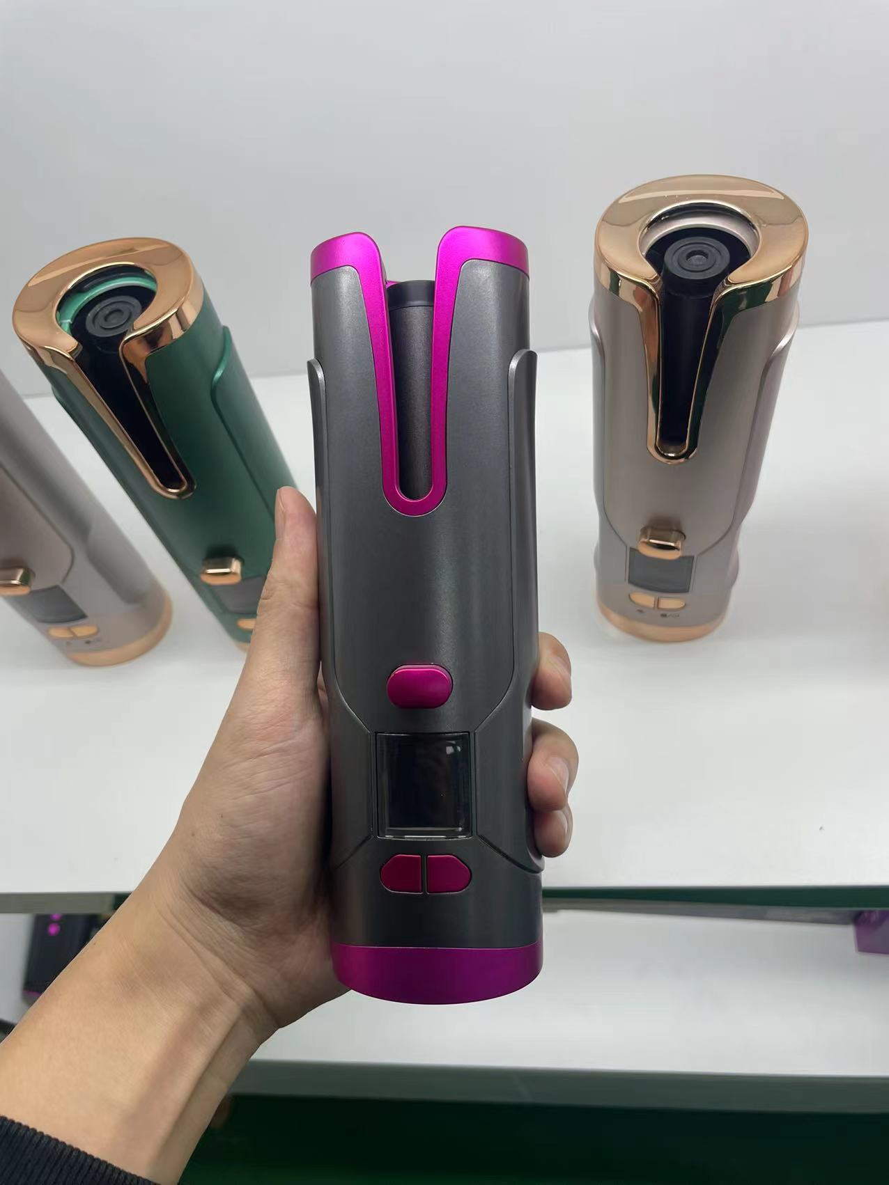 Portable Rechargeable Hair Curler with LCD Display – Automatic Ceramic Curling Iron for Effortless Waves and Curls